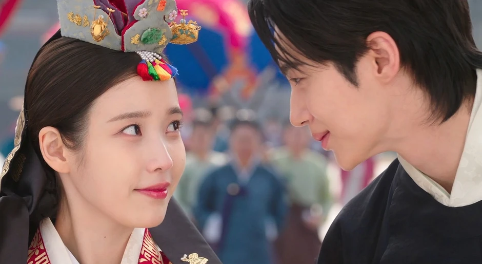 Từ nhỏ đến lớn chưa thấy đám cưới nào đẹp như trong Perfect Crown