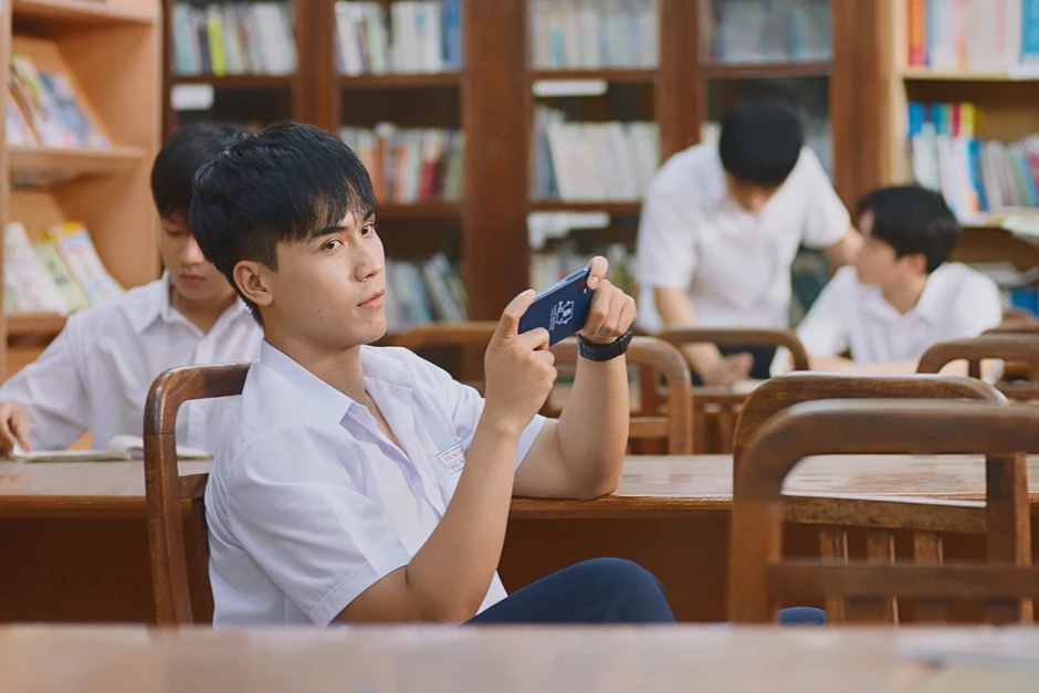 Võ Điền Gia Huy: Nam thần học đường với vẻ ngoài nổi bật gây sốt mạng xã hội Võ Điền Gia Huy: Nam thần học đường với vẻ ngoài nổi bật gây sốt mạng xã hội