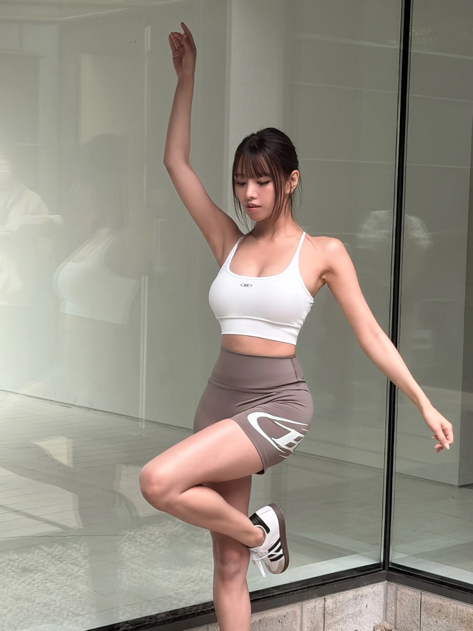 Vóc dáng chân thực của Lisa thế hệ mới