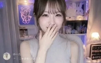 "Bay màu" filter làm đẹp trên sóng, nữ streamer lộ nhan sắc thực khiến viewer làm một hành động khó tin