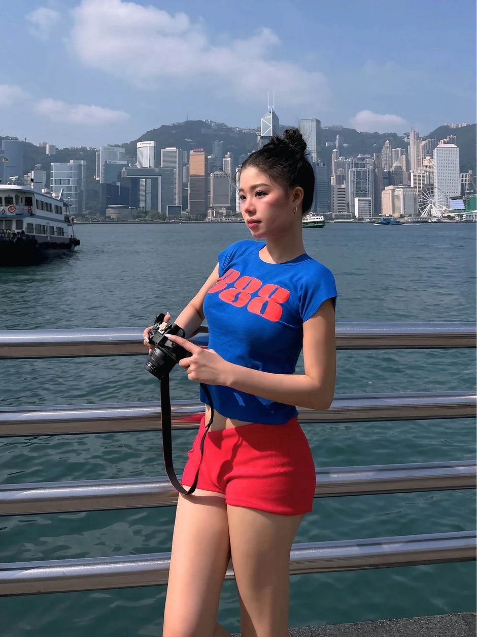 "Dạo bước Hồng Kông" với bộ ảnh xuất sắc của hot girl Trà Hạ Ly