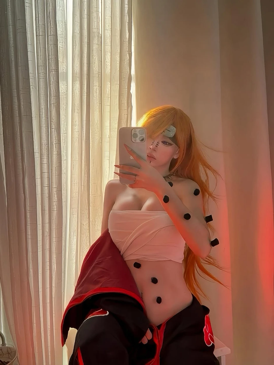 "Đốn tim" với màn hóa thân thành Pain của nữ coser đình đám