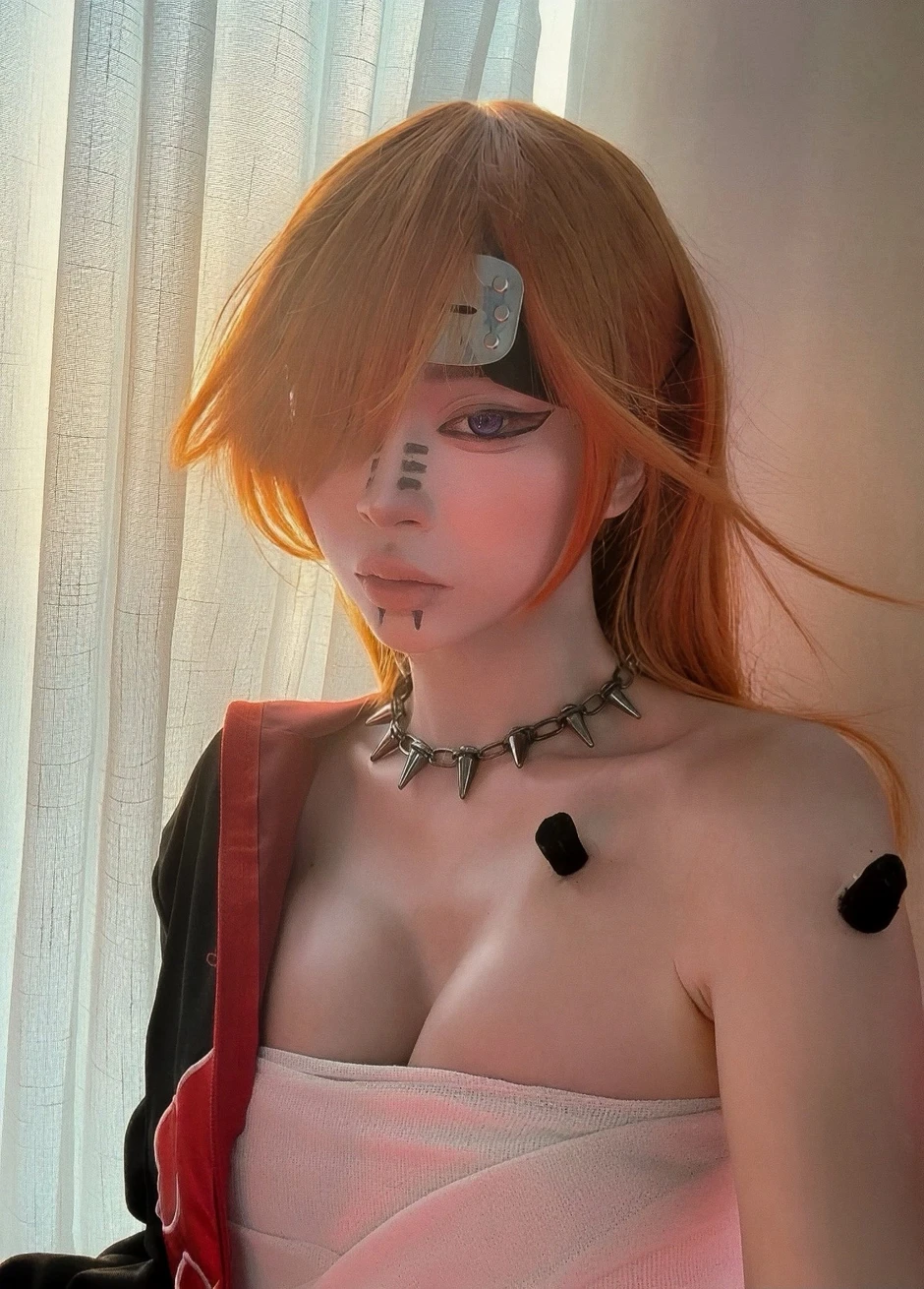 "Đốn tim" với màn hóa thân thành Pain của nữ coser đình đám