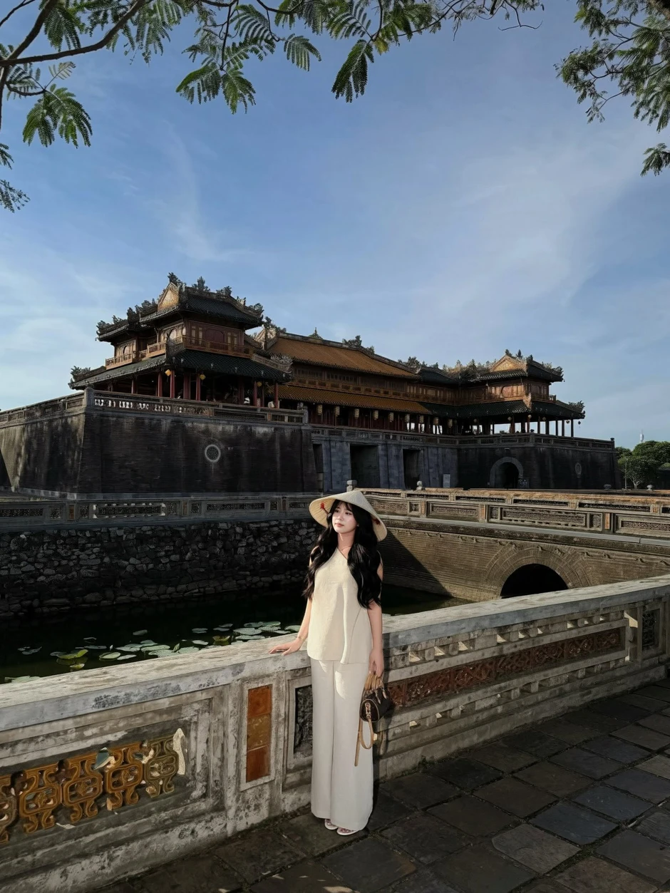 "Huế mộng Huế mơ" trong bộ ảnh của cô nàng hot girl quyến rũ "Huế mộng Huế mơ" trong bộ ảnh của cô nàng hot girl quyến rũ