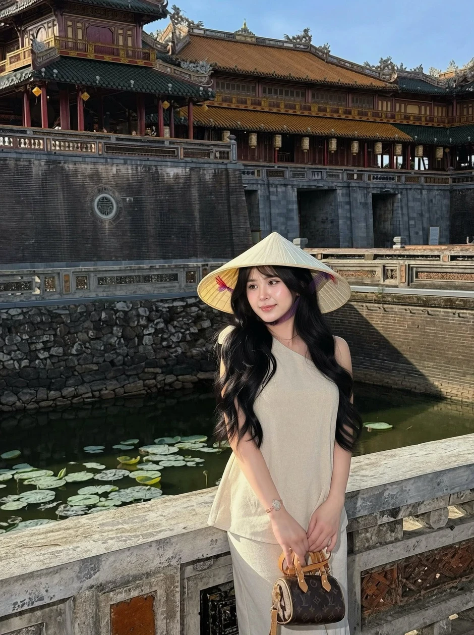 "Huế mộng Huế mơ" trong bộ ảnh của cô nàng hot girl quyến rũ "Huế mộng Huế mơ" trong bộ ảnh của cô nàng hot girl quyến rũ