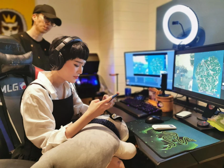 "Không thể nhận ra": Nữ game thủ từng chung team với ViruSs gây bão vì visual hiện tại quá mướt mắt!