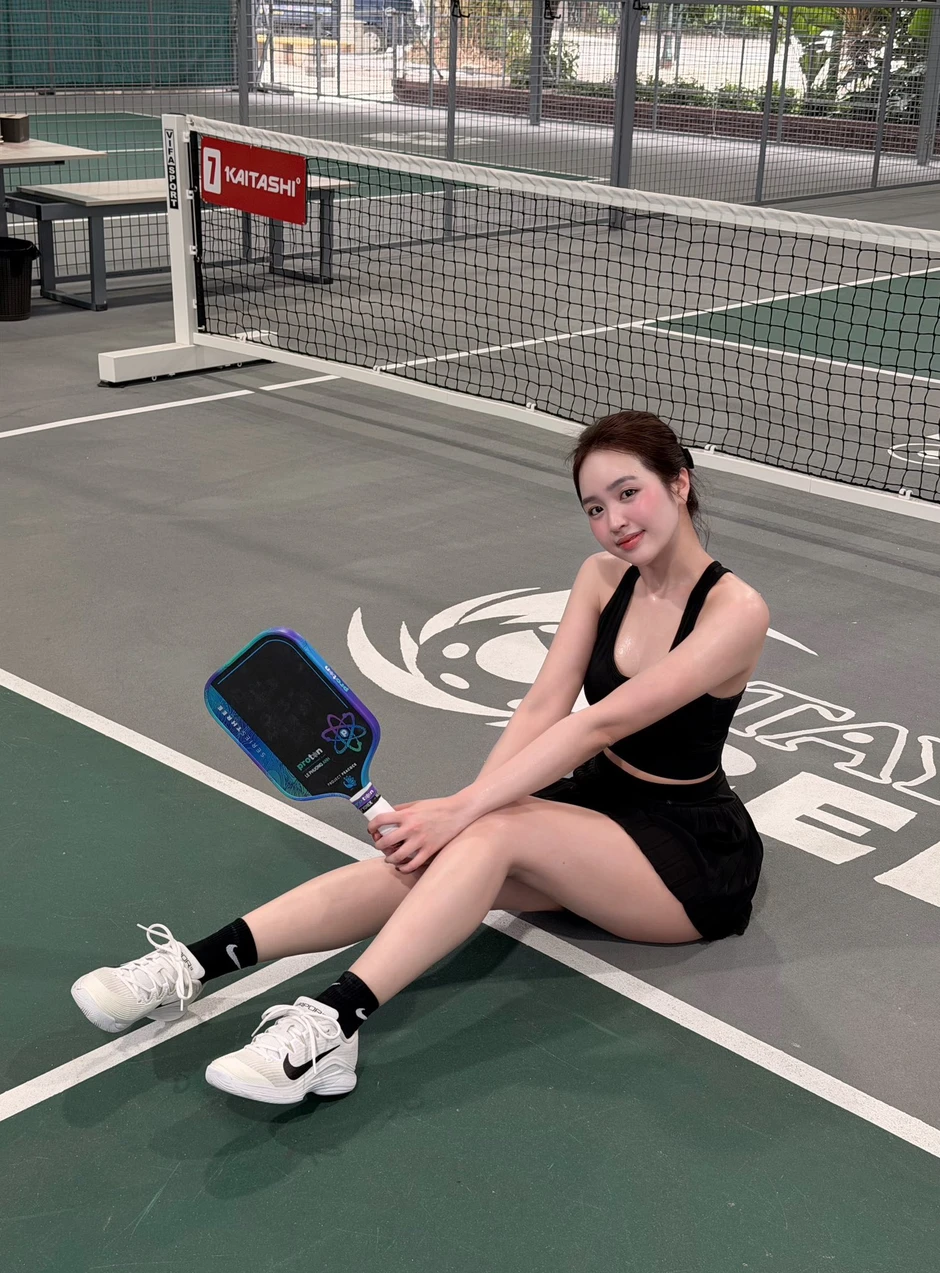 "Lên đồ" đi chơi Pickleball, hot girl Lê Phương Anh khiến dân tình "lác mắt"