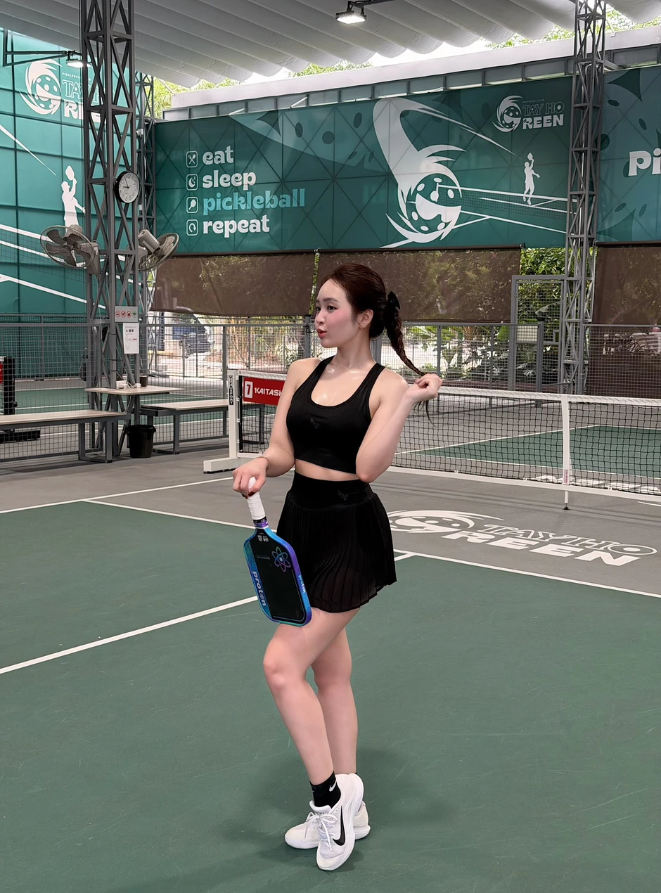 "Lên đồ" đi chơi Pickleball, hot girl Lê Phương Anh khiến dân tình "lác mắt"