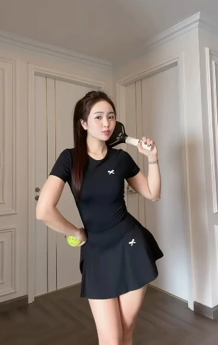 "Lên đồ" đi chơi Pickleball, hot girl Lê Phương Anh khiến dân tình "lác mắt"