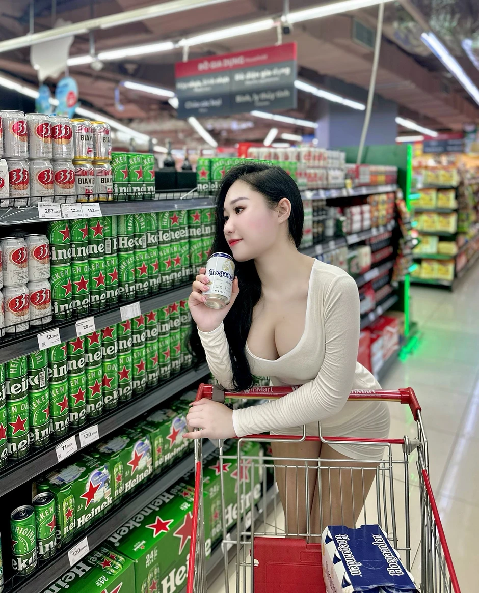 Mặc đồ tập khi đi siêu thị: Xu hướng gây tranh cãi được nhiều người khen ngợi và chỉ trích Mặc đồ tập khi đi siêu thị: Xu hướng gây tranh cãi được nhiều người khen ngợi và chỉ trích