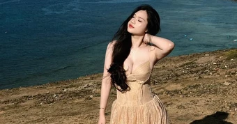 "Xả ảnh" biển trước khi hết hè, nàng hot girl xinh đẹp "đốn tim" người xem với vóc dáng ấn tượng