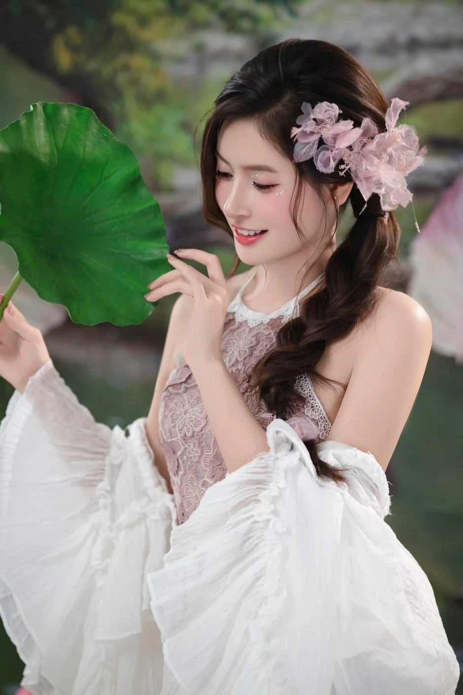 Hot girl 'ngủ gật' Phạm Hoàng Thu Uyên tự tin tại Hoa hậu Hoàn vũ Việt Nam 2022