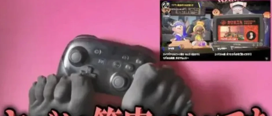 1800 ngày chơi game bằng chân, cơ thể nữ streamer biến dạng kinh hoàng