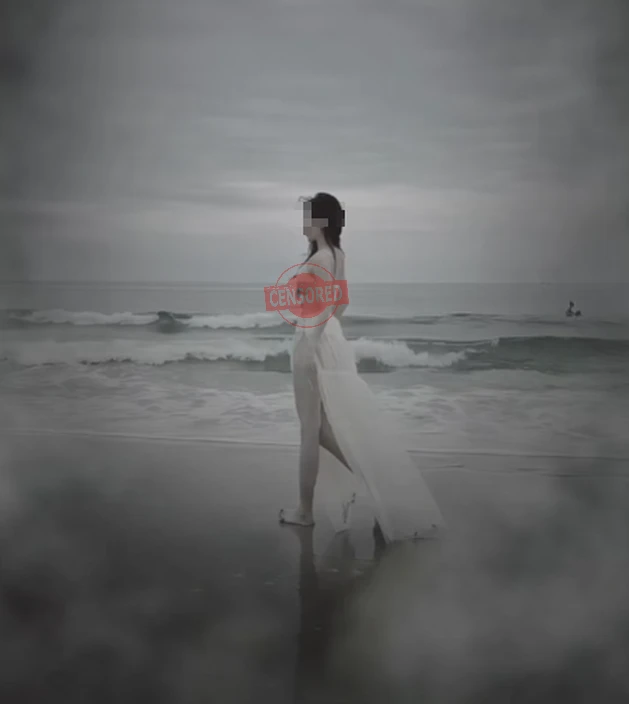 Ăn mặc phản cảm đi tắm biển, hot girl khiến CĐM bức xúc chỉ trích