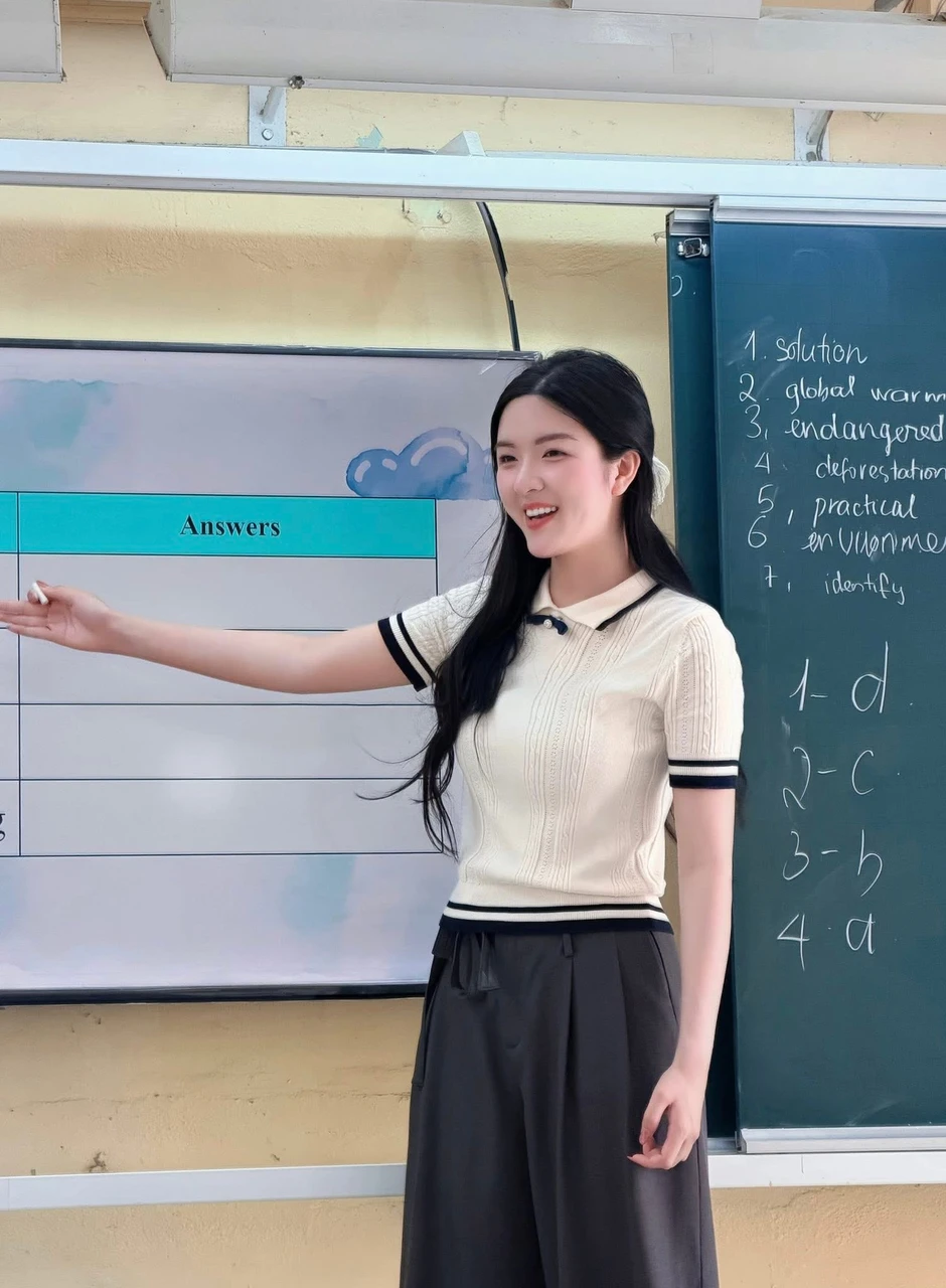 Bật mí sức hút của cô giáo tiếng Anh "nhà người ta": Vừa giỏi vừa duyên, thảo nào người xem "mê tít"!