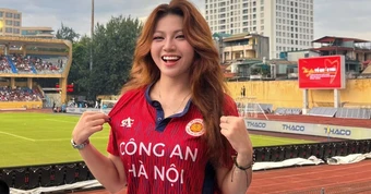 Bắt trọn visual "vạn người mê" của hot girl cheerleader đội bóng Công an Hà Nội