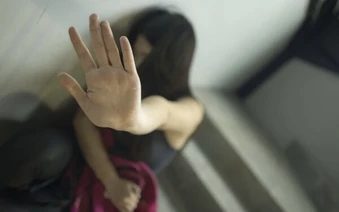 Bê bối hai lần bị bắt quả tang có hành vi nhạy cảm với học sinh, nữ giáo viên trẻ đối mặt án phạt nghiêm trọng