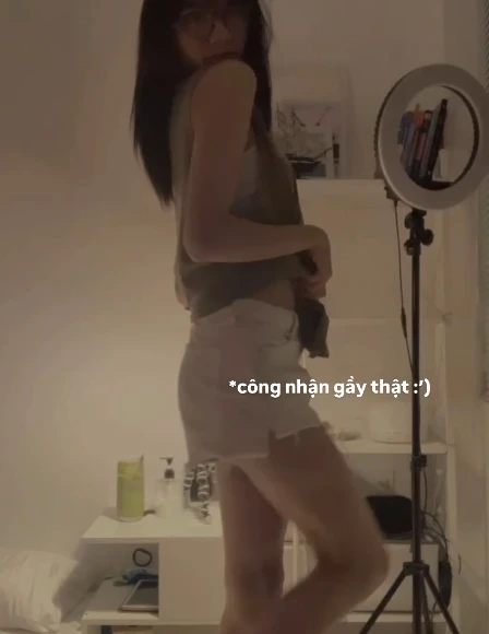 Bị chê quá gầy, hot girl "lột xác", chăm chỉ "độ dáng" khiến người yêu cũ phải hối hận