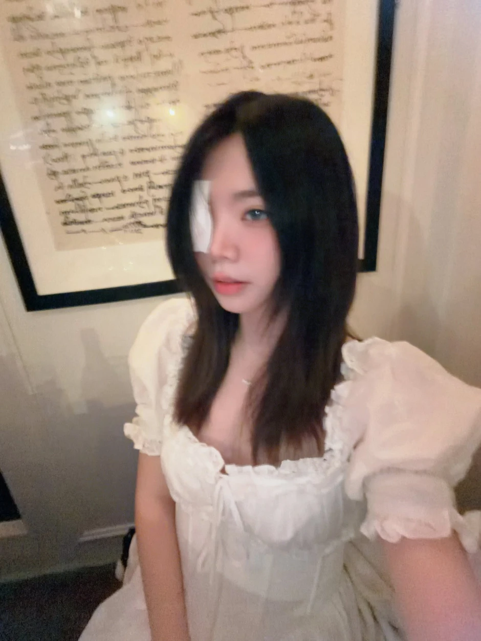 Biến đau thương thành "cợt nhả", Remind khiến fan "té ngửa" với màn xuất hiện chấn động
