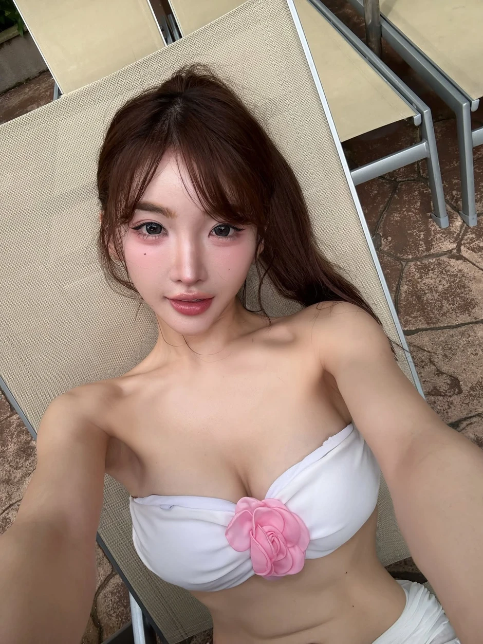 Biến hình thành Naruto phiên bản nữ, hot TikToker 3 triệu follow khiến anh em game thủ hết lời khen ngợi Biến hình thành Naruto phiên bản nữ, hot TikToker 3 triệu follow khiến anh em game thủ hết lời khen ngợi