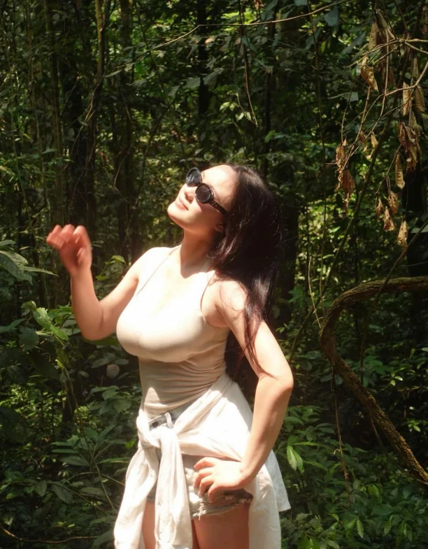 Bộ ảnh "núi rừng" không góc chết của hot girl xinh đẹp, hot rần rần MXH những ngày vừa qua Bộ ảnh "núi rừng" không góc chết của hot girl xinh đẹp, hot rần rần MXH những ngày vừa qua