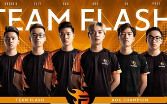 Cả bầu trời thanh xuân ùa về: Đội hình Team Flash huyền thoại bất ngờ hội tụ rôm rả