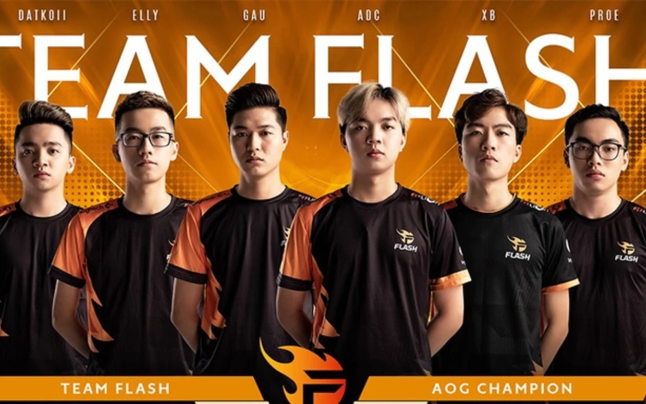 Cả bầu trời thanh xuân ùa về: Đội hình Team Flash huyền thoại bất ngờ ...