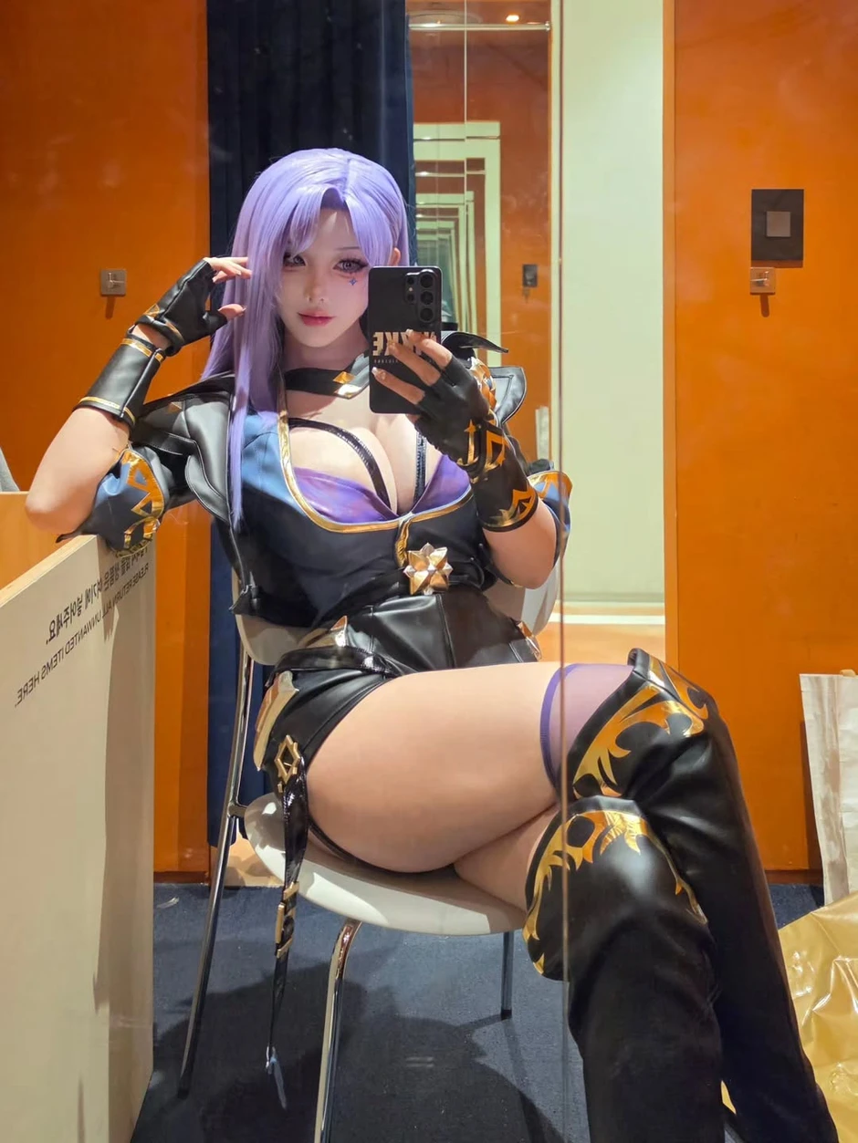 Cách mà coser "triệu follow" biến hình, sức nóng quả thực không phải bàn cãi
