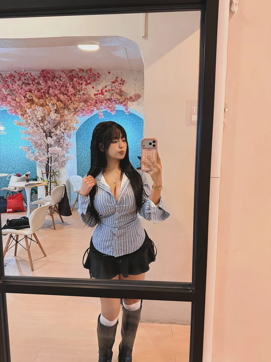 Cafe mèo dễ thương như thế này, bảo sao hội chị em không "rẩn rần" đổ xô đi check-in?