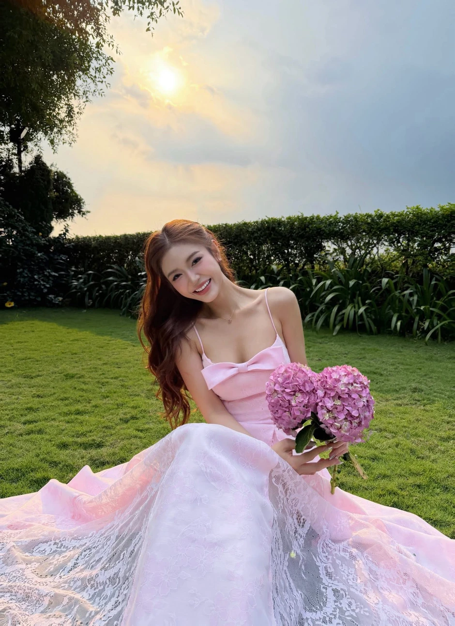 Cận cảnh loạt ảnh hè "cực cháy" của mẫu nữ người Việt duy nhất tại Victoria's Secret
