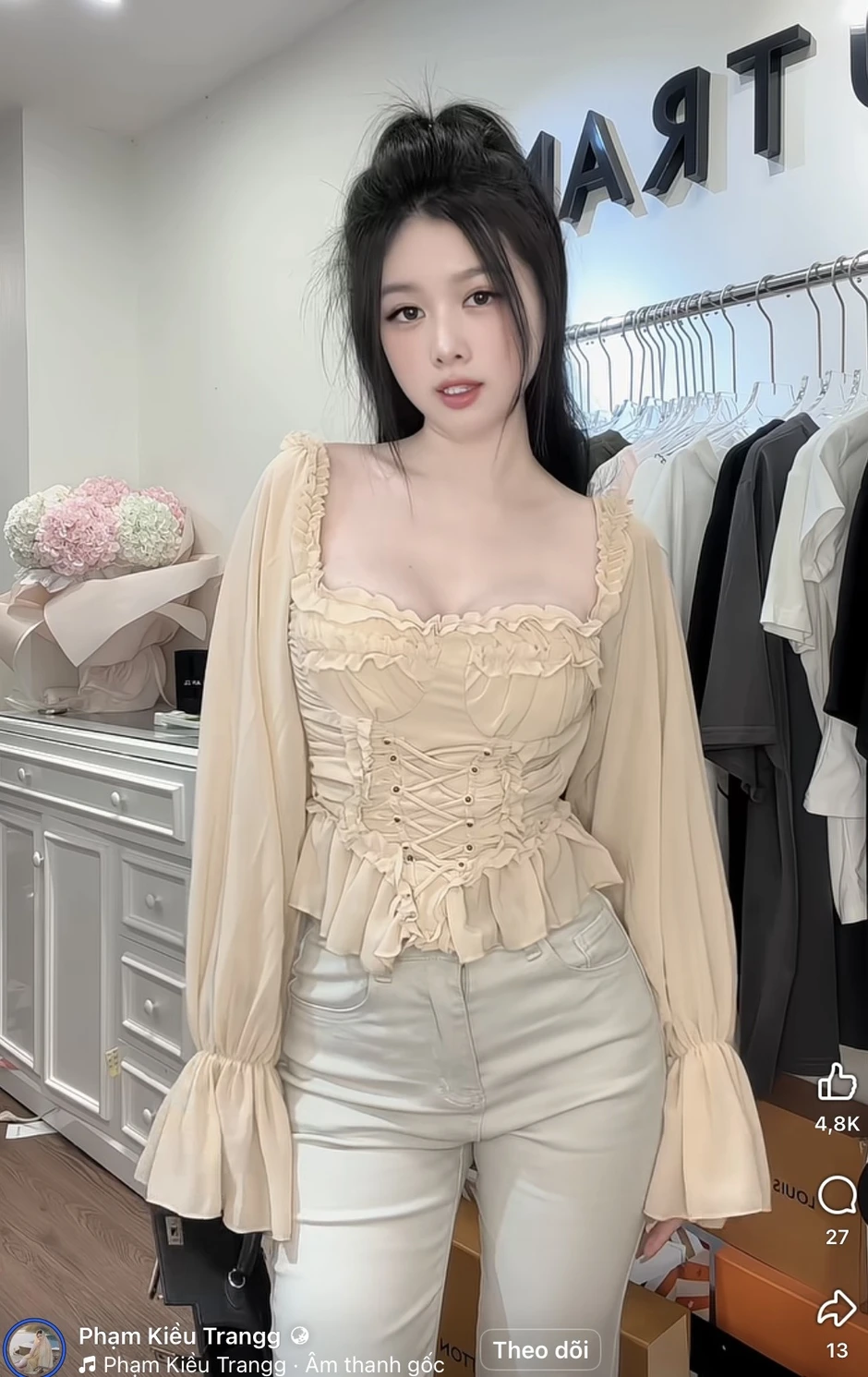 Cận cảnh nhan sắc "đốn tim" của cô chủ shop đồ online đang khiến hội anh em rần rần xin info
