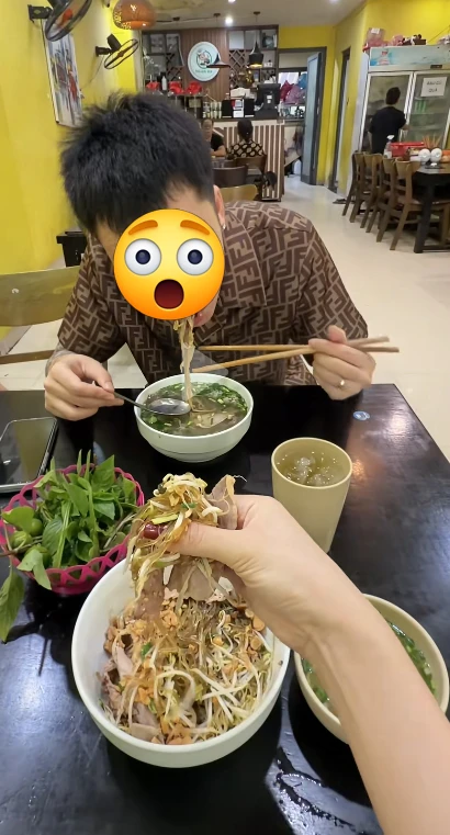 Cặp đôi quay TikTok gây tranh cãi: Hài hước giải trí hay "content r.á.c" dạy hư giới trẻ?