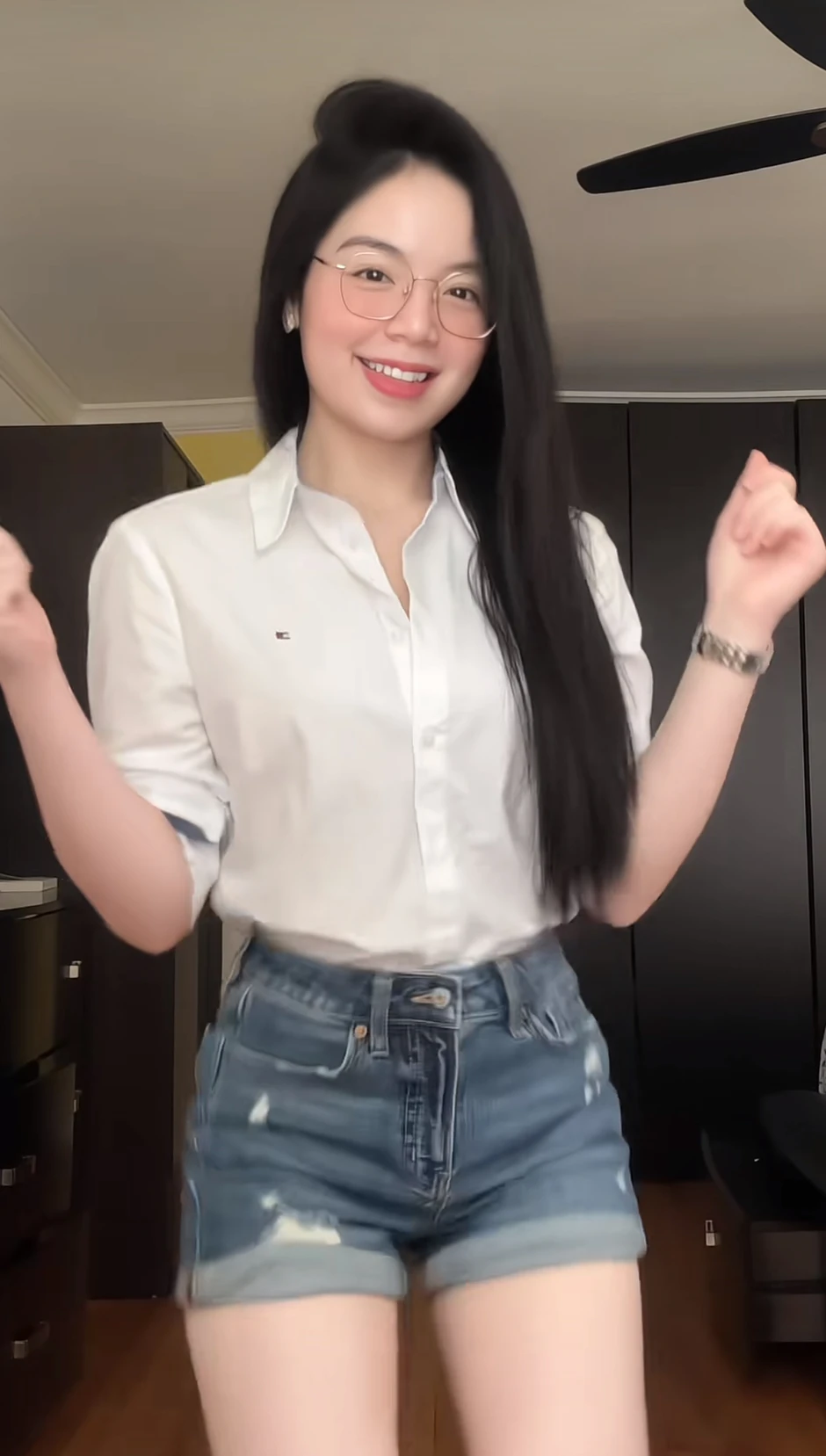 CĐM phẫn nộ: Chuyện yêu của hot girl Em Trâm bị làm mồi câu view
