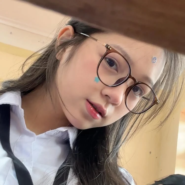 Chuẩn "nữ chính tình đầu", hot girl học đường tung bộ ảnh tung bộ ảnh thanh xuân "gây thương nhớ"