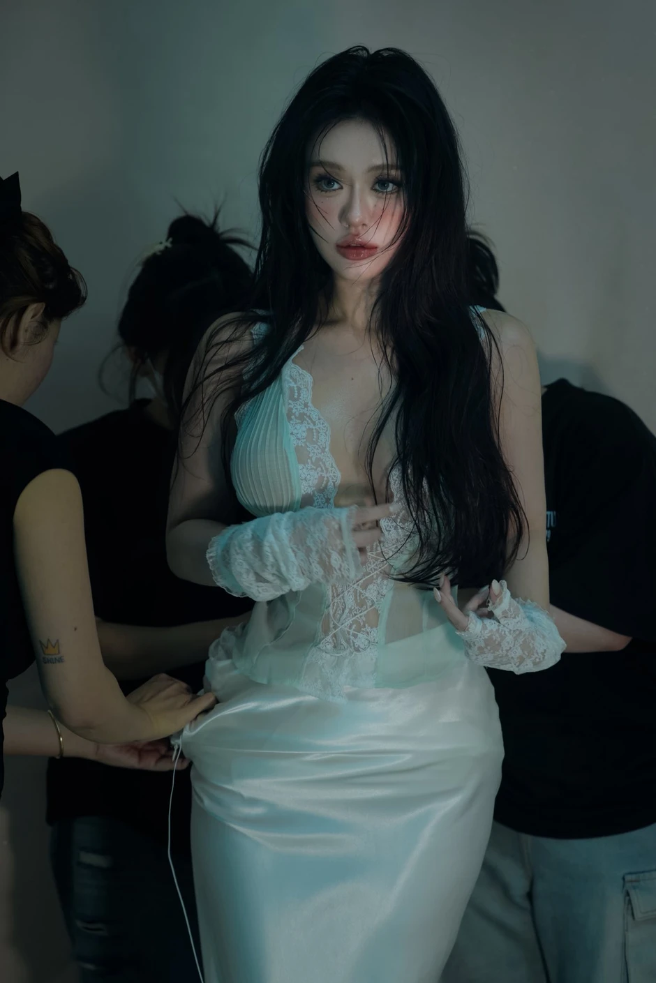 Chụp studio đầy ấn tượng, hot girl "gây mê" với visual đầy khí chất