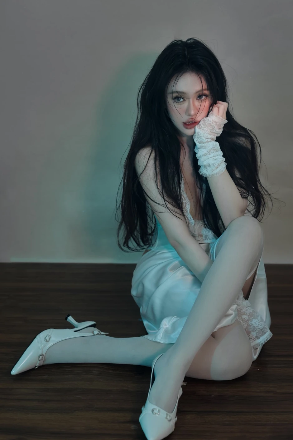Chụp studio đầy ấn tượng, hot girl "gây mê" với visual đầy khí chất