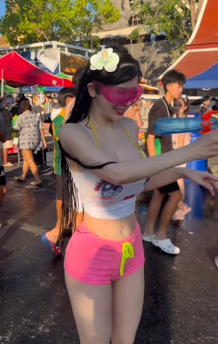 Clip của hot girl hút gần 4 triệu lượt xem, viral xuyên quốc gia khiến CĐM "không chịu nổi"