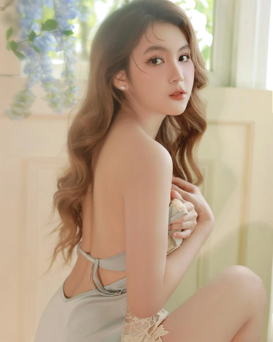 Hot girl Trần Nam Trân từng xuất hiện bên Lộc Fuho ngày càng nóng bỏng Cô giáo hot girl Trần Nam Trân từng xuất hiện bên Lộc Fuho ngày càng nóng bỏng