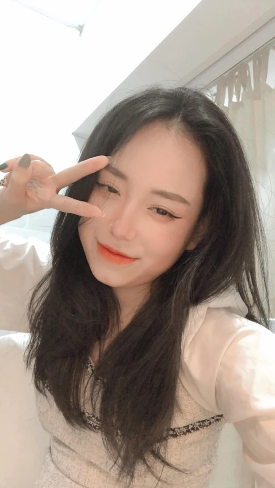 Cô giáo Minh Thu "comeback" với giao diện khác lạ, fan ngỡ ngàng vì không nhận ra