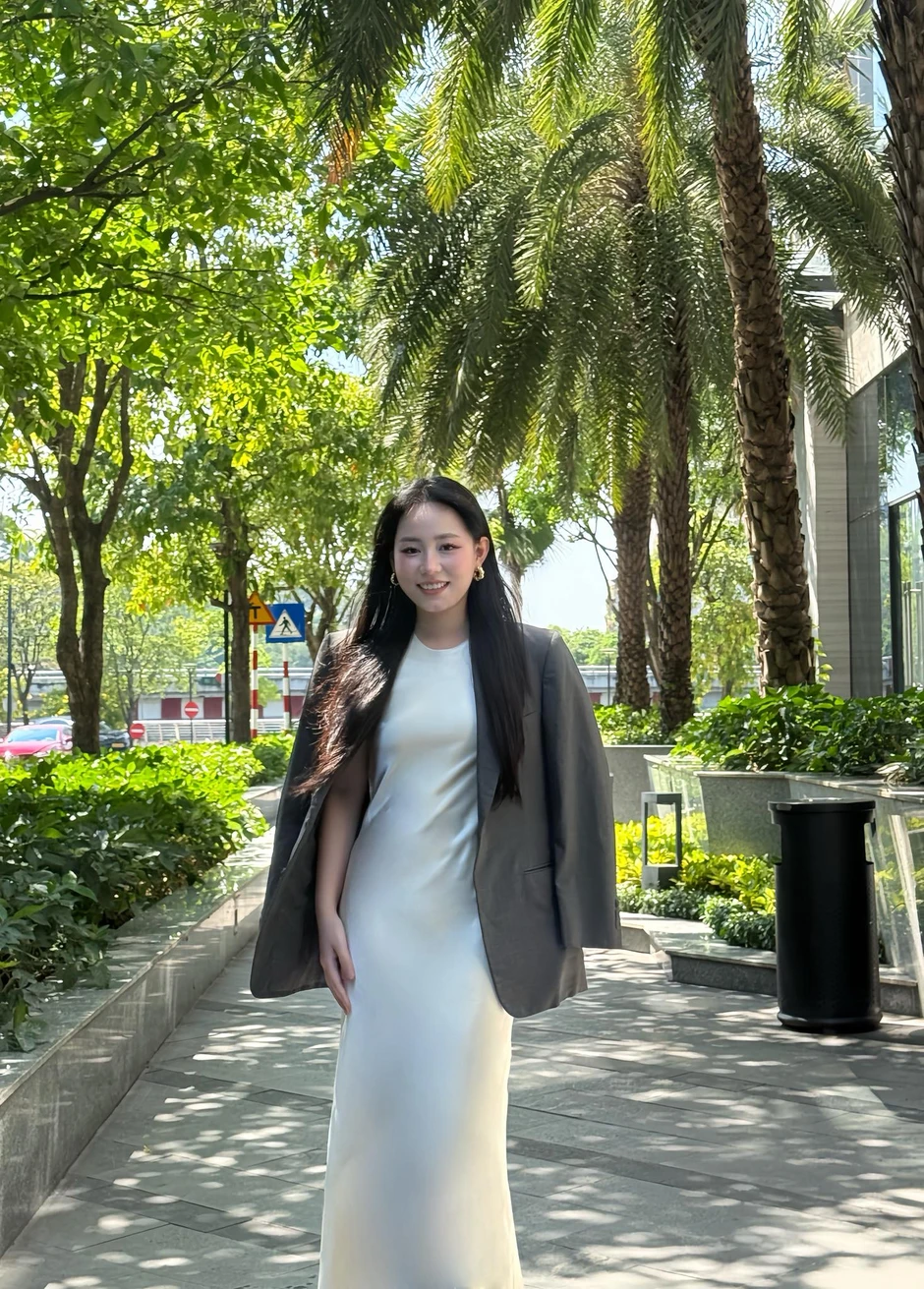 Cô giáo Minh Thu "comeback" với giao diện khác lạ, fan ngỡ ngàng vì không nhận ra