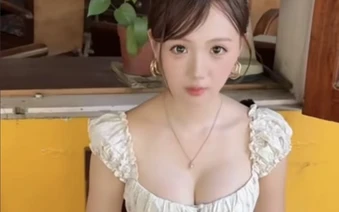 Cô nhân viên quán nước "nổi loạn", hút cả triệu view