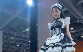 Cộng đồng mạng phẫn nộ với nữ coser, nam fan liền gây sốc với hành động tệ hơn ngay sau đó