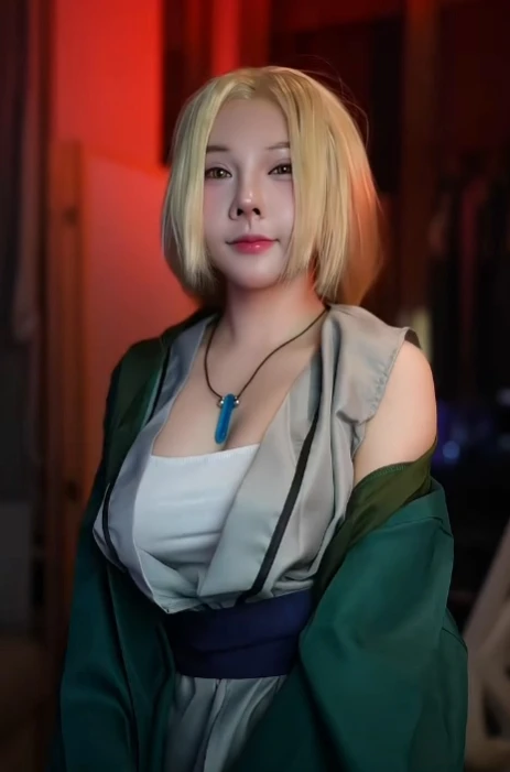 Cosplay Tsunade chuẩn "100%", hot girl này đang làm anh em game thủ phải "náo loạn"