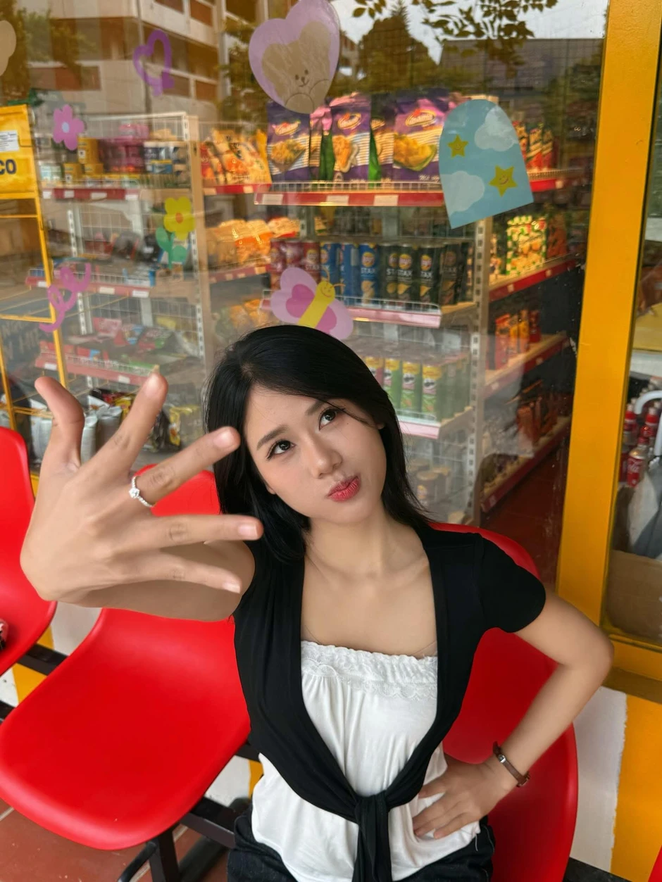 Cùng nhau đi qua b.ạ.o l.ực mạng, Phanh Nè và bạn trai thông báo tin vui
