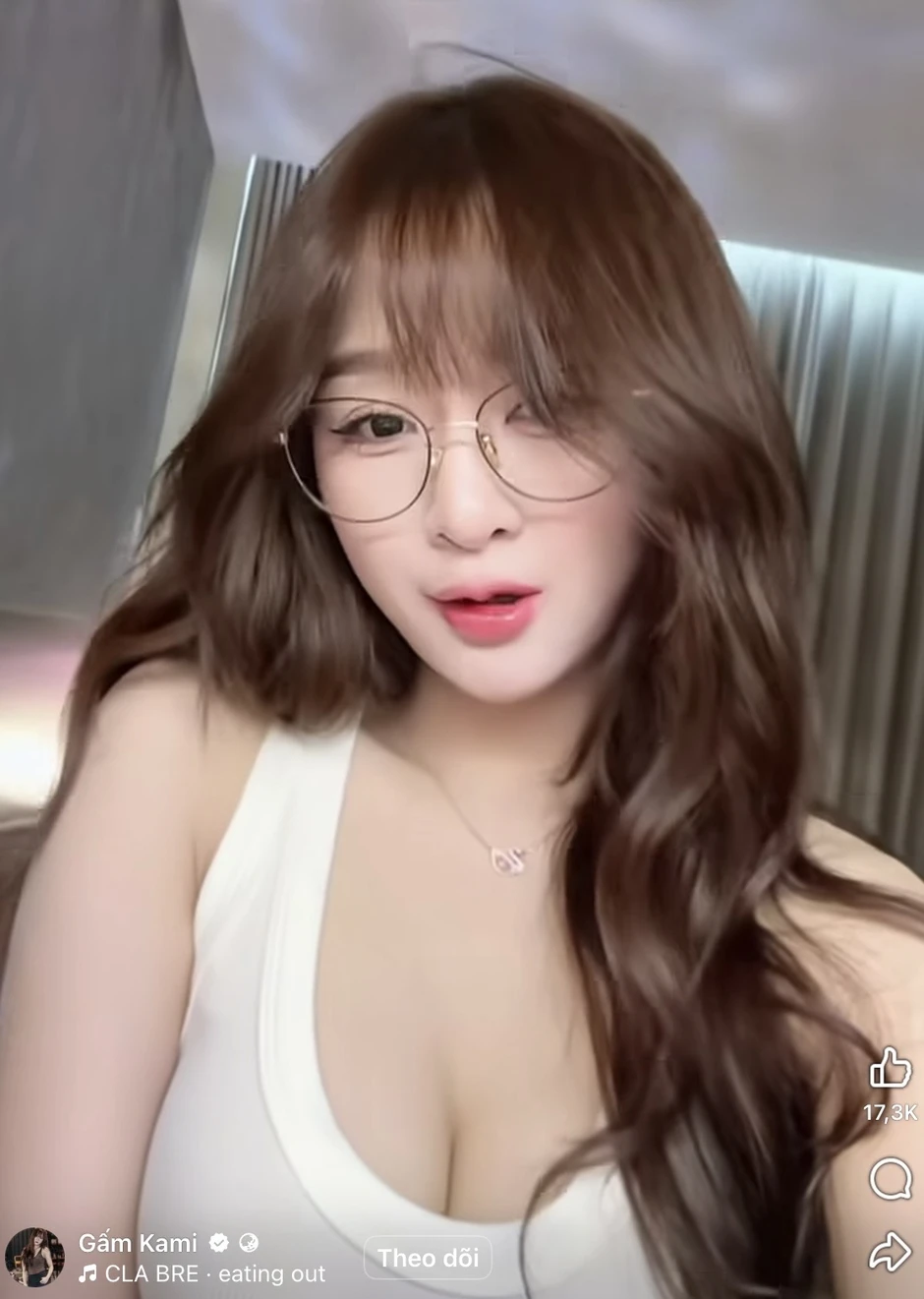 Đăng ảnh mới nhưng bị fan tràn vào đòi "trả lại Gấm Kami ngày xưa", chính chủ phản ứng thế nào?