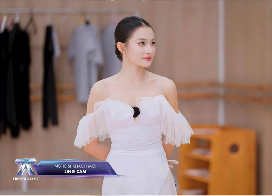 Danh tính cô giáo dạy múa ballet khiến 1 sao Việt phải liên tục xin số thoại