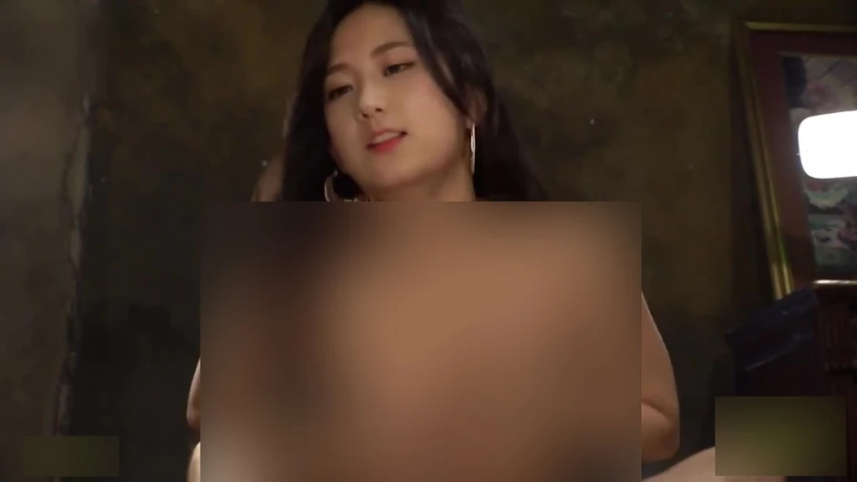 Deepfake rao bán công khai: Chỉ 3.500 đồng/giây video n.ó.ng, AI bị biến thành công cụ "t.ố.ng tiền" Deepfake rao bán công khai: Chỉ 3.500 đồng/giây video n.ó.ng, AI bị biến thành công cụ "t.ố.ng tiền"