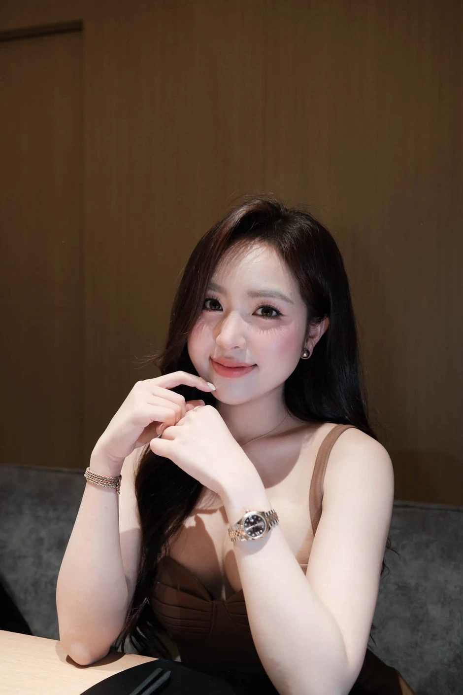 Lê Phương Anh đi ăn Omakase, khoe thần thái sang chảnh quyến rũ Lê Phương Anh đi ăn Omakase, khoe thần thái sang chảnh quyến rũ
