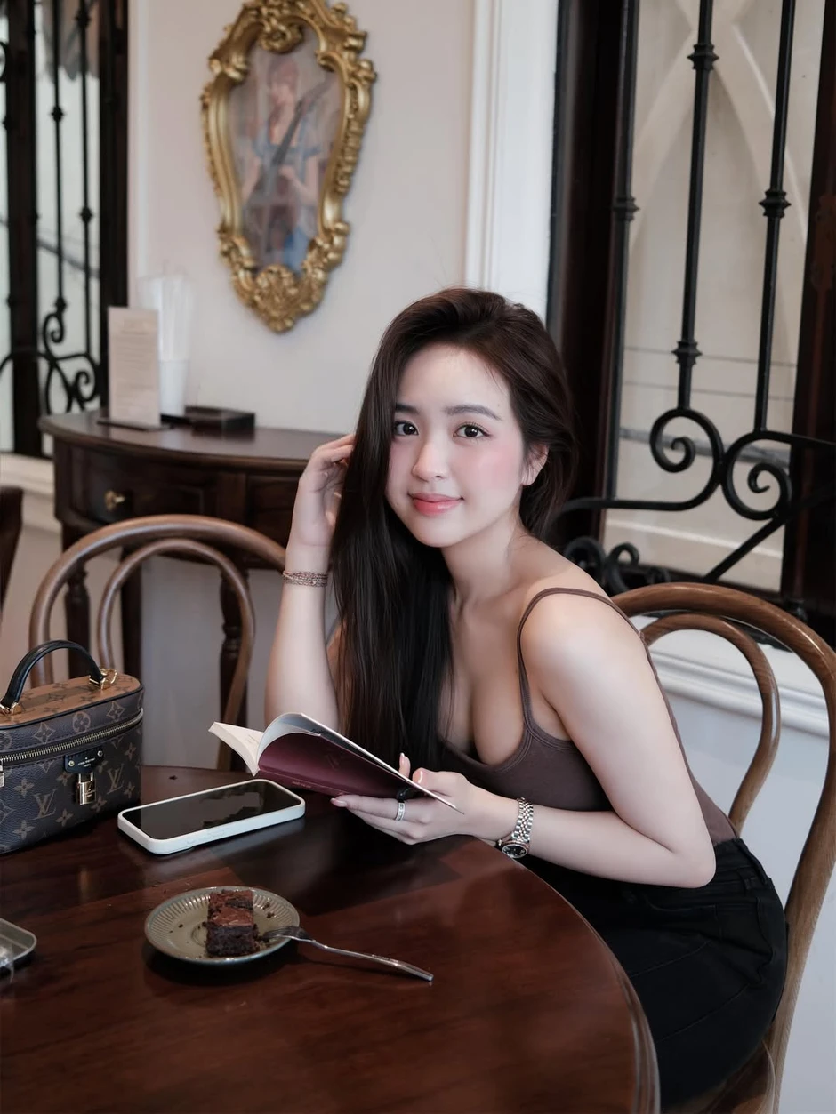 Lê Phương Anh đi ăn Omakase, khoe thần thái sang chảnh quyến rũ Lê Phương Anh đi ăn Omakase, khoe thần thái sang chảnh quyến rũ