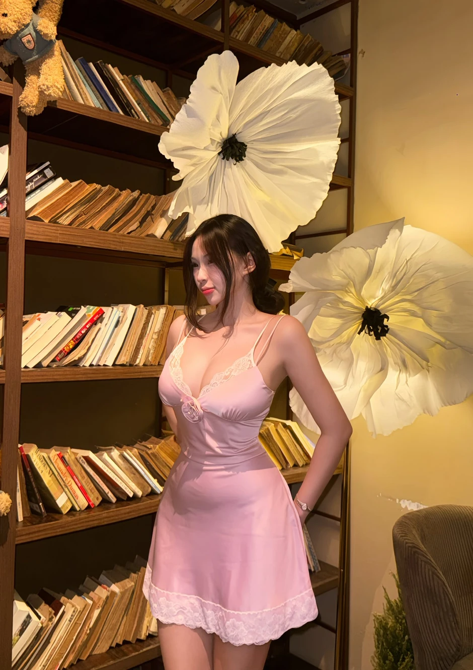 Đi cafe mùa hè này, không thể thiếu item dưới đây để "cân" mọi góc máy